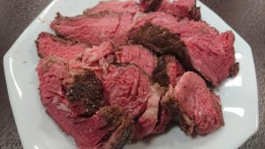コストコのUSプライム牛肩ロース塊肉で作る低温調理＆炭火焼きロースト