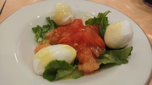 サイゼリヤのサラダ