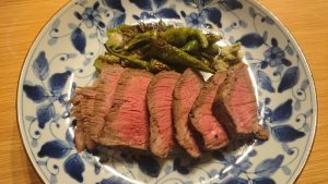 牛赤身肉ロースト青唐辛子