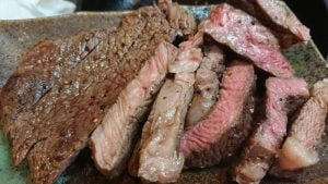 西友の肉でステーキ