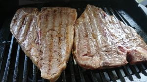 バーベキューTボーンステーキ