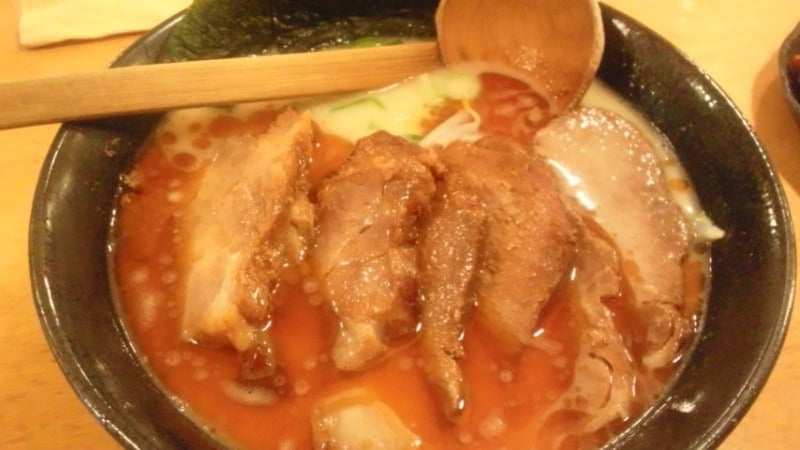 名古屋・本郷亭・黒チャーシュー麺