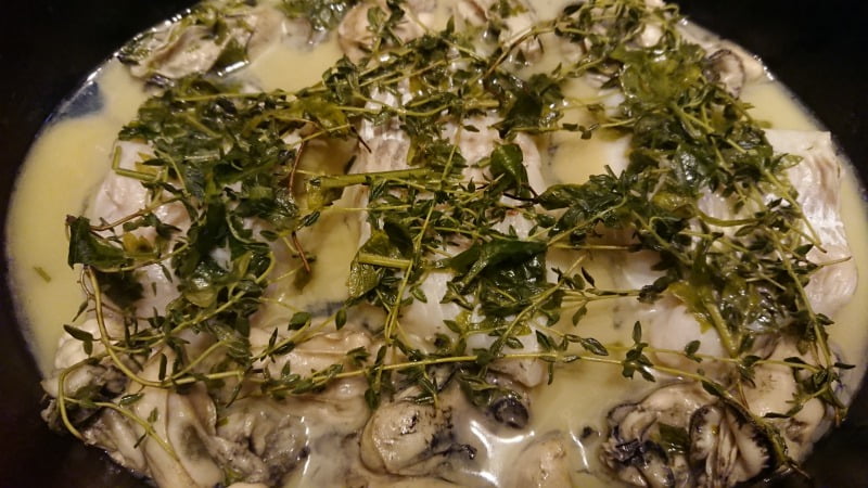 白身魚と牡蠣のワイン蒸し