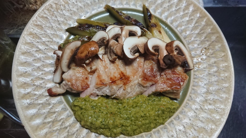 豚ロースグリルとセロリソース