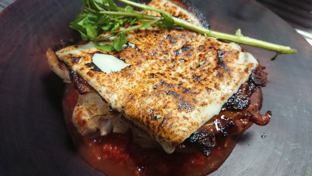 鶏肉のピッツァイオーラ風