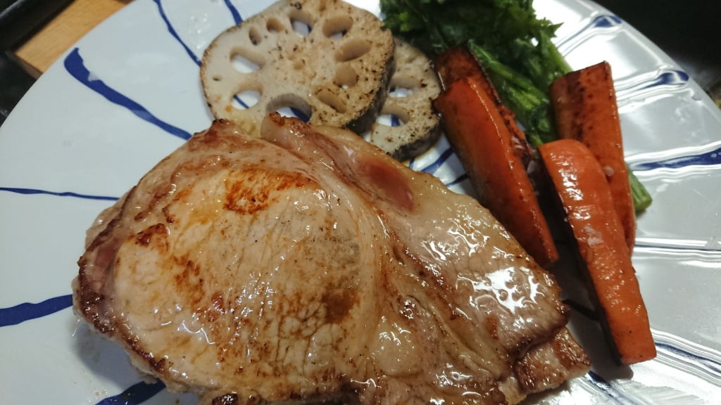 肉屋で買った豚肉で作る、ふつうのポークソテー