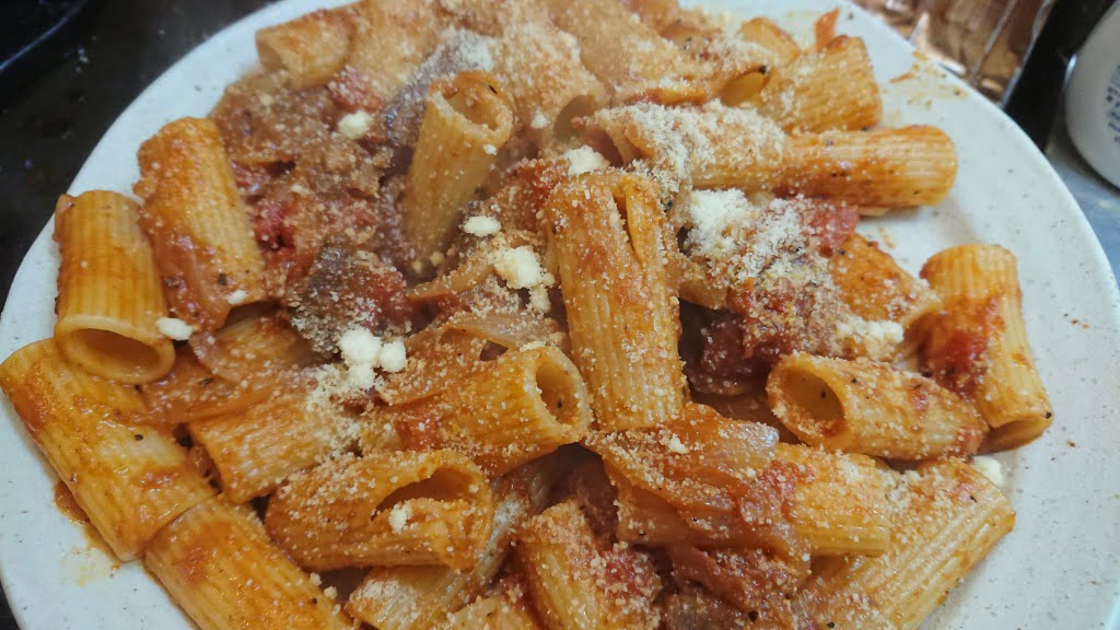 鹿肉ラグーのリガトーニ