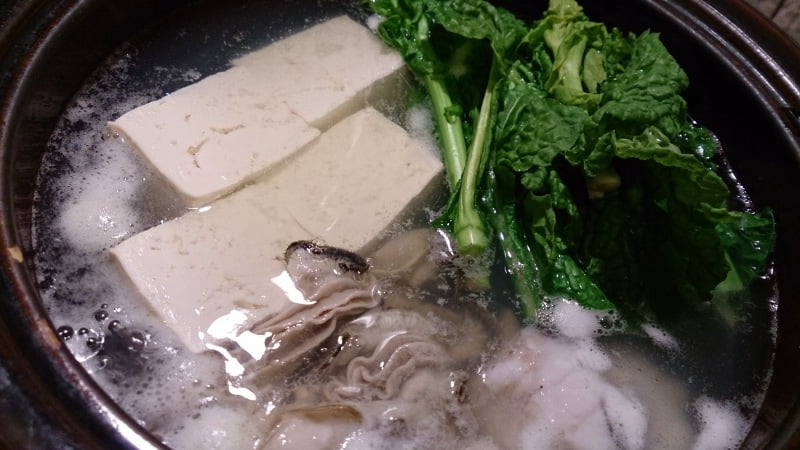 野郎飯流・牡蠣と鱈と菜の花の湯豆腐