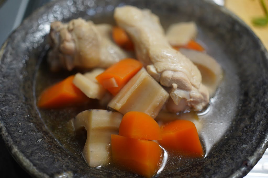 手羽元とにんじんと蓮根の煮物