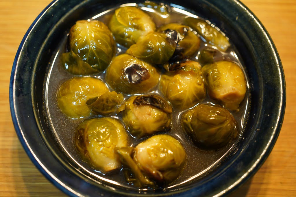 焼き芽キャベツの出汁炊き