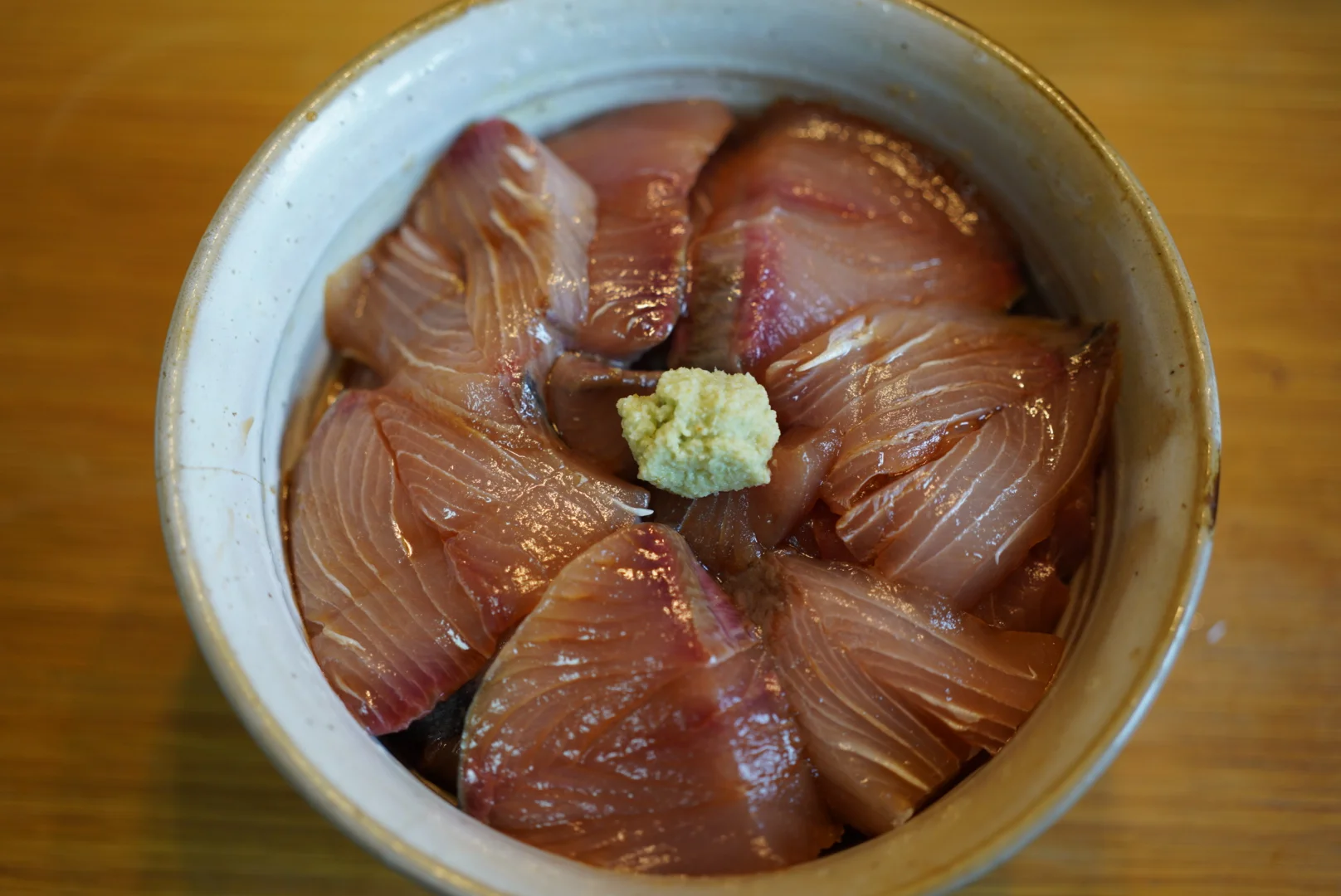山盛りのぶり丼