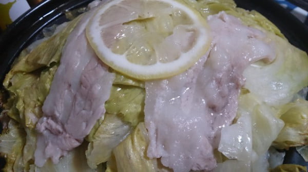 野郎飯流・レタスと豚バラ、レモンの重ね蒸し