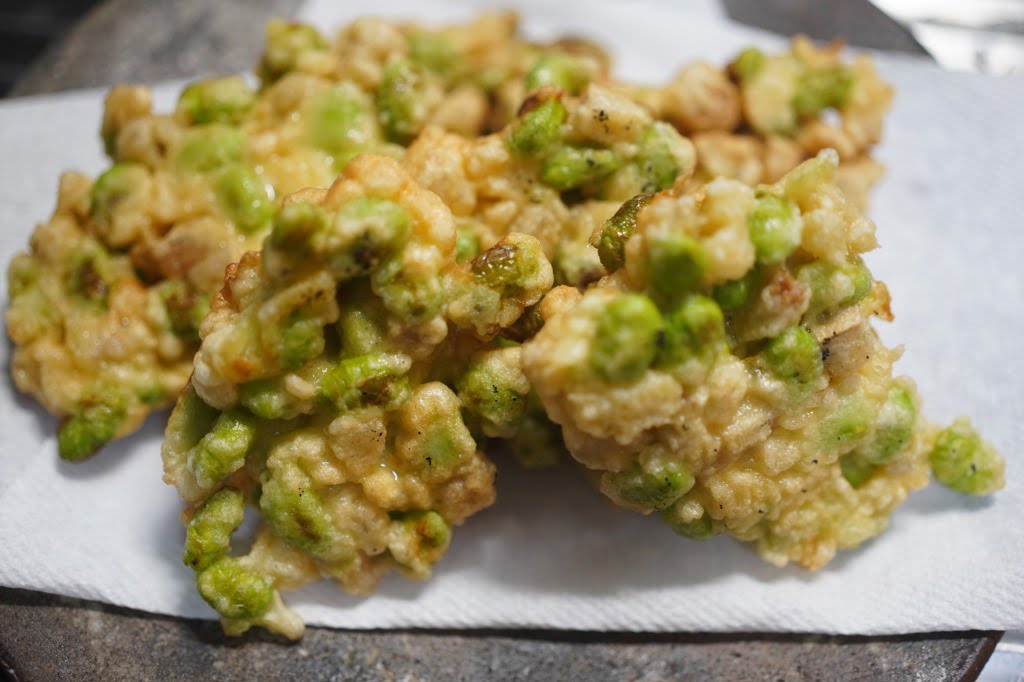枝豆と角切り生姜のかき揚げ