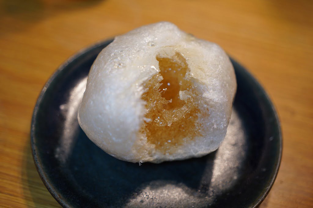 限界まで蜂蜜を入れまくった巣蜜っぽいお麩