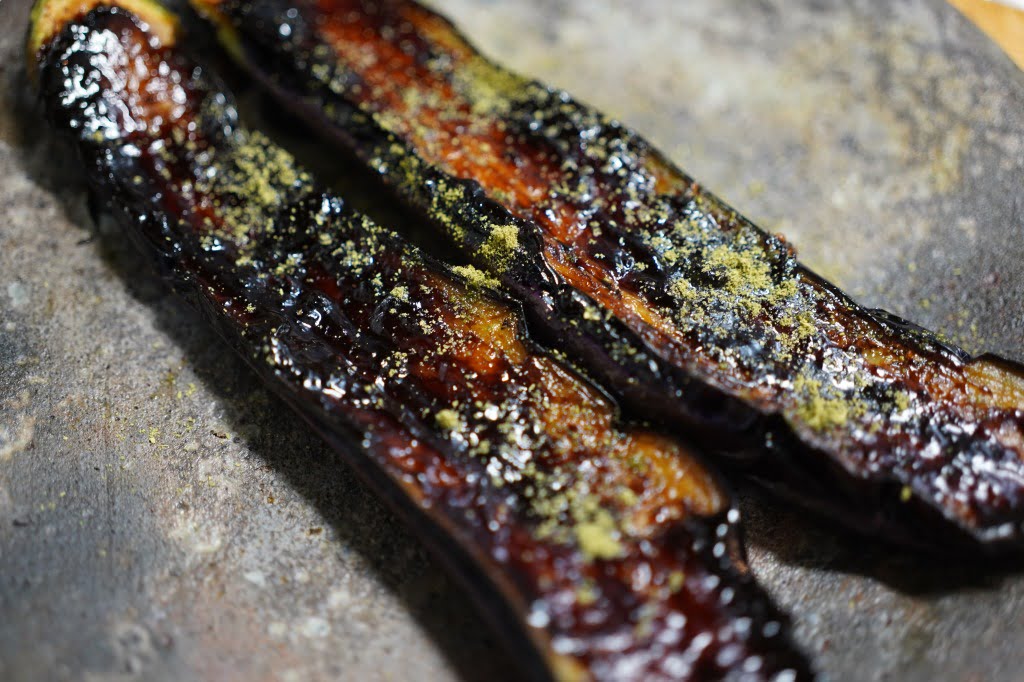粉山椒でキリッと仕上げる揚げ焼き茄子田楽
