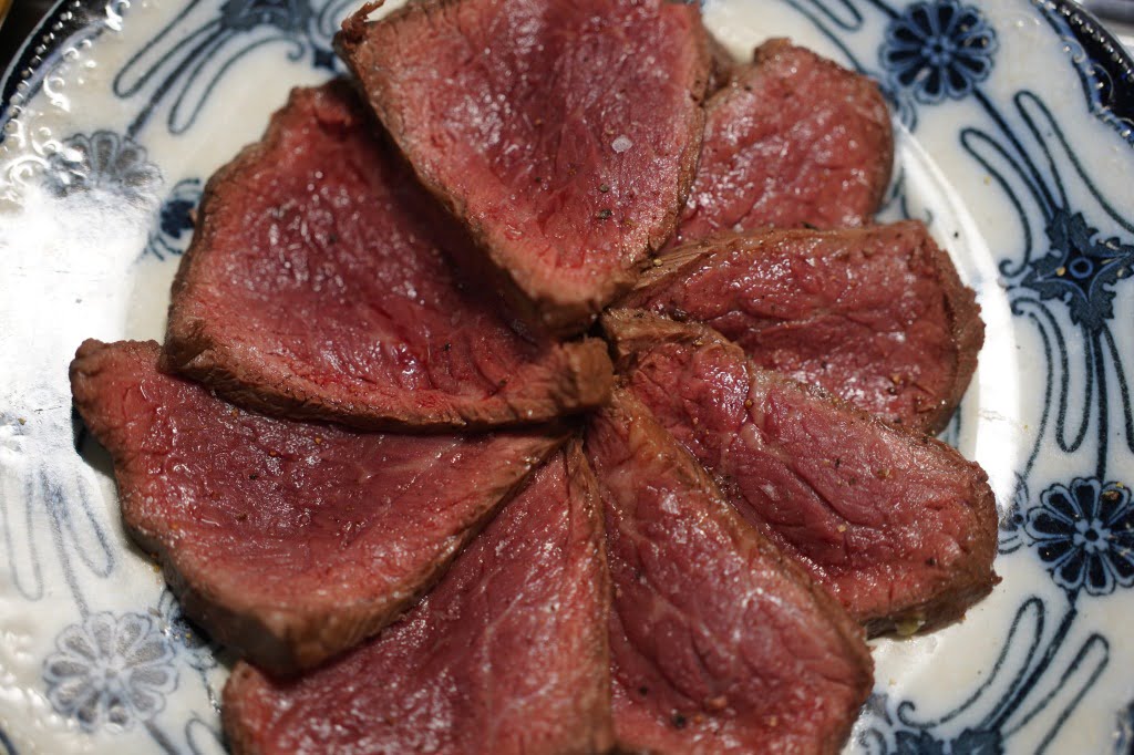 仙台牛赤身厚切りローストビーフ