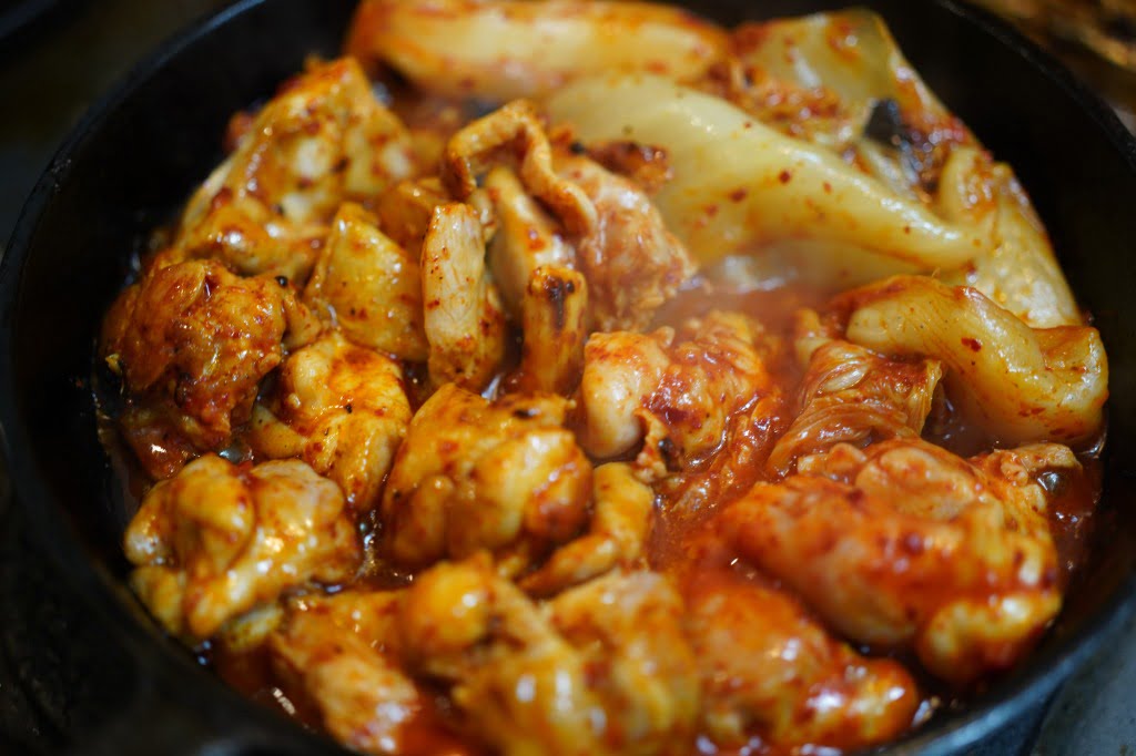 鶏とキムチだけで作るストロング系鶏キムチ