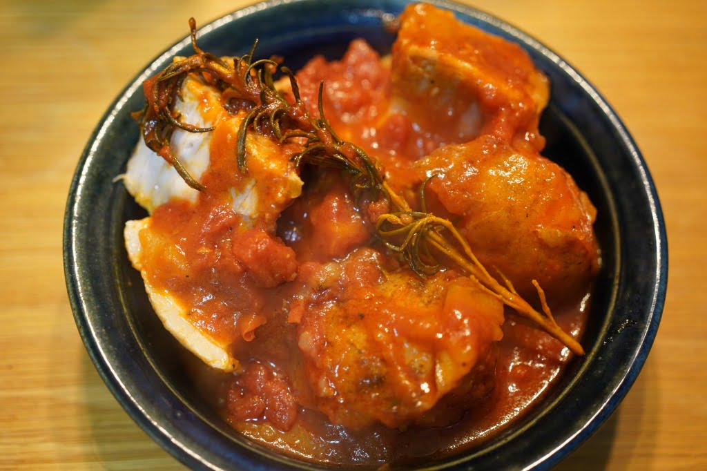 豚バラ肉とじゃがいものトマト煮込み