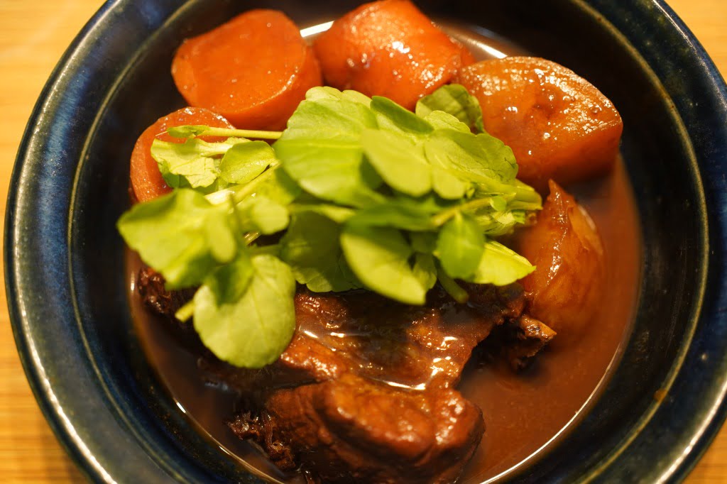 スペアリブのデミグラス味噌煮込み