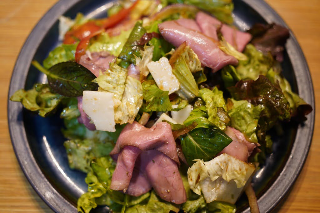 タレだけ作ればいい、他力本願的ローストビーフサラダ