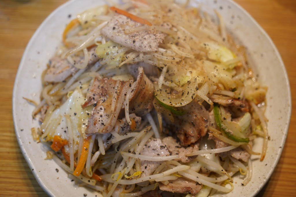 黒胡椒レモンで食べる肉野菜炒め