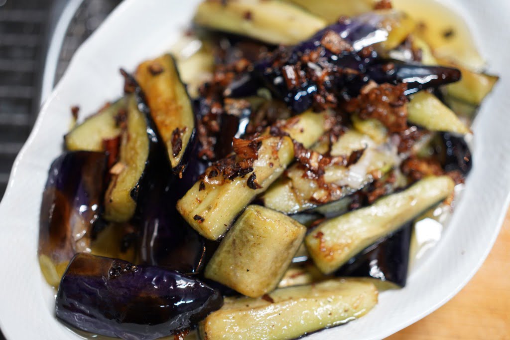 ビールが合いまくる中華なピリ味、花椒塩揚げ茄子