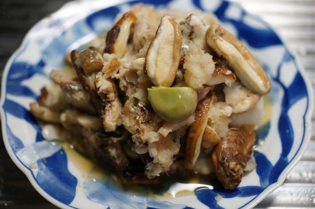 焼き油揚げと椎茸と空豆のみぞれ和え