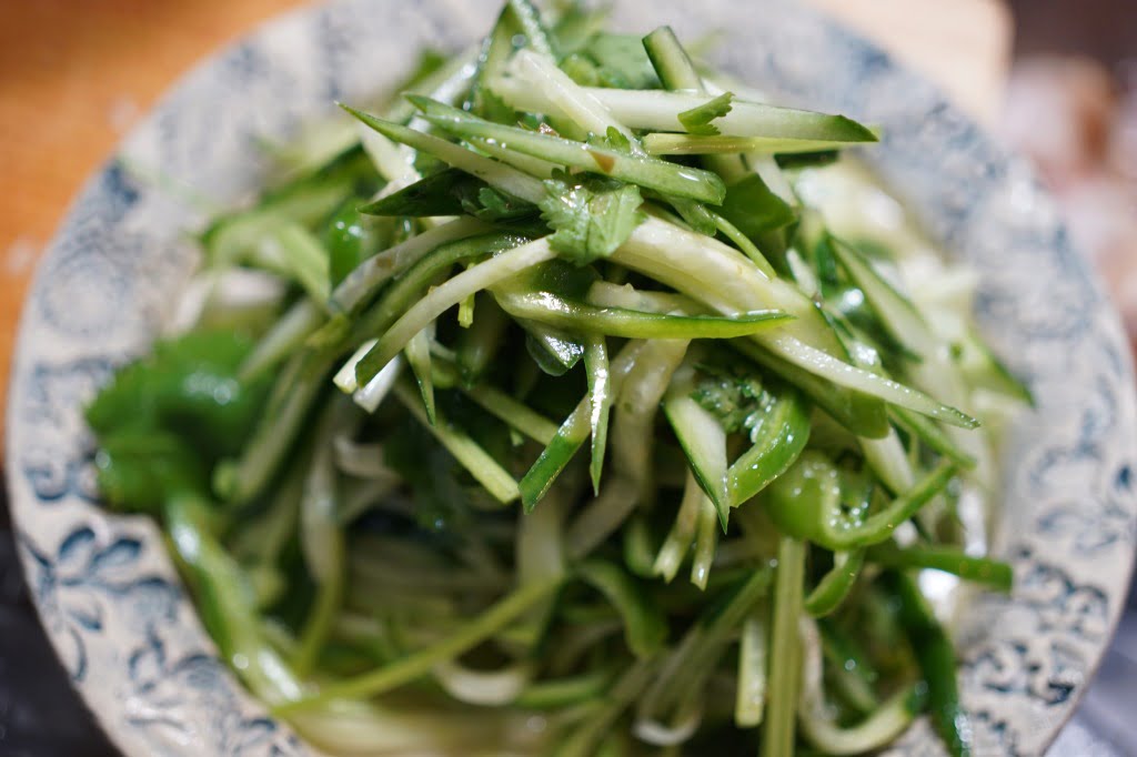 きゅうりとピーマンの柚子胡椒和え