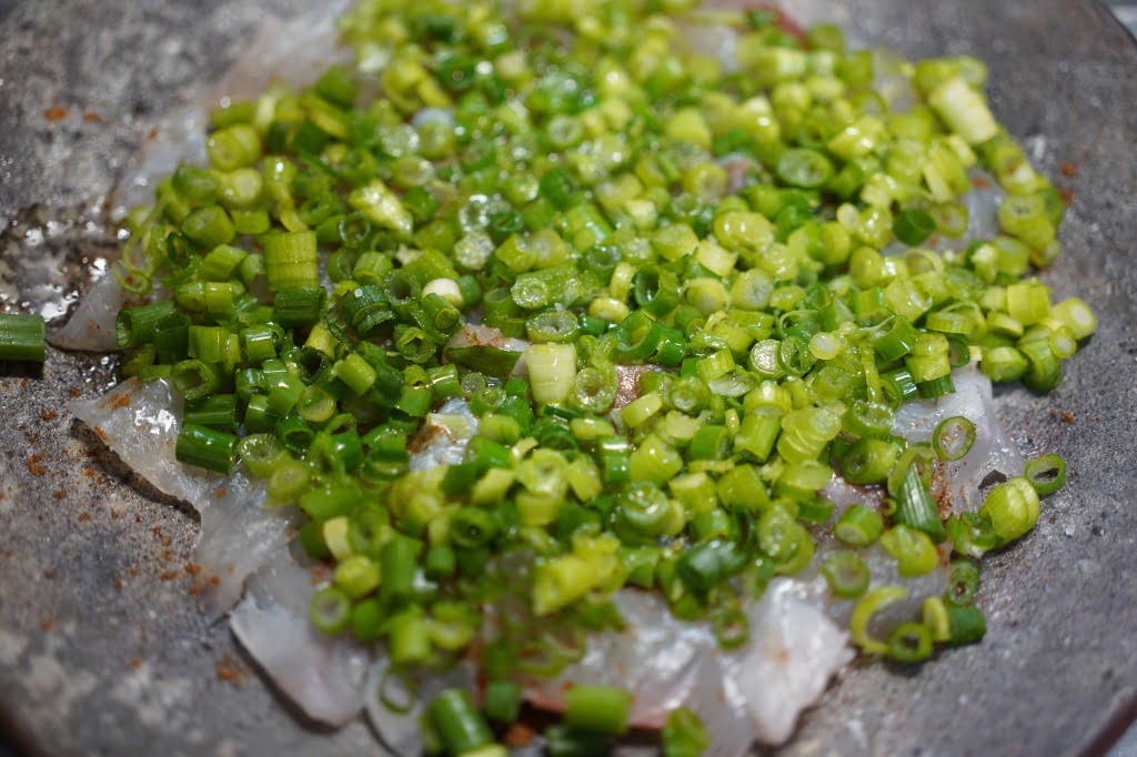 鯛刺身ネギ油がけ