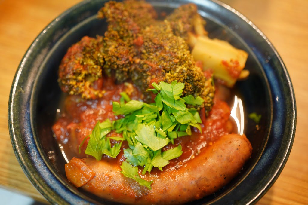 ブロッコリーとソーセージのトマト煮込み