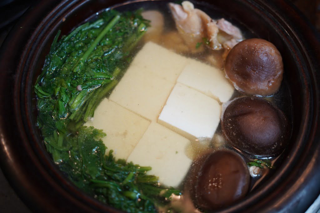 出汁で炊いた鶏と椎茸の湯豆腐