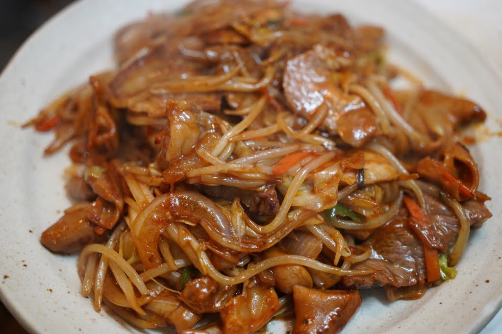 こてっちゃんと野菜と豚肉の辛味噌炒め