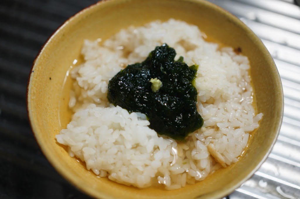 炊き生海苔とわさびのシンプルなお茶漬け