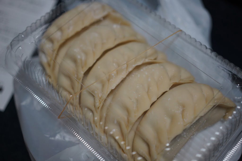 池袋・開楽本店のお持ち帰り餃子を自宅で焼く