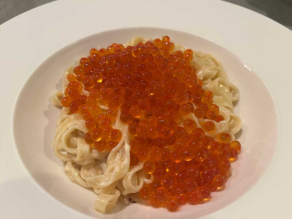 かけ放題！いくらのクリームフェトチーネ