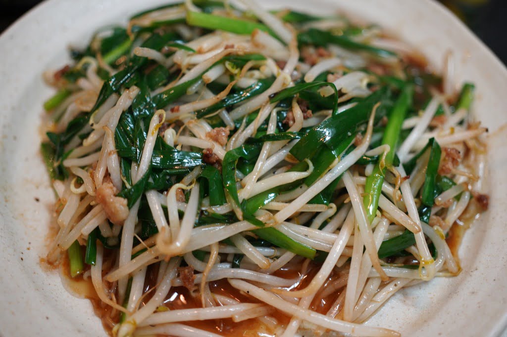 豚背脂のにらもやし炒め