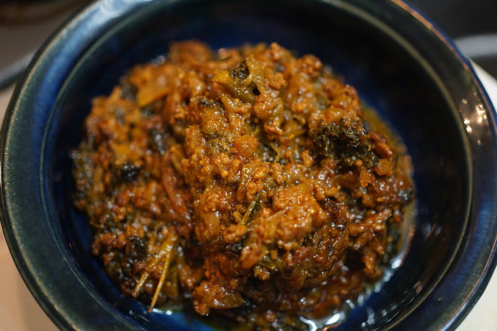 ココナッツウォーターで煮込んだ玉ねぎと挽肉とパセリのキーマカレー
