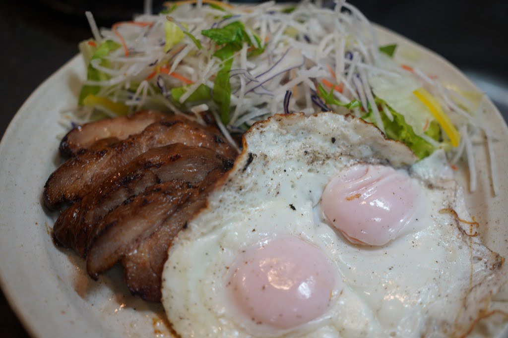 市販の食材でそれっぽく作るチャーシューエッグ