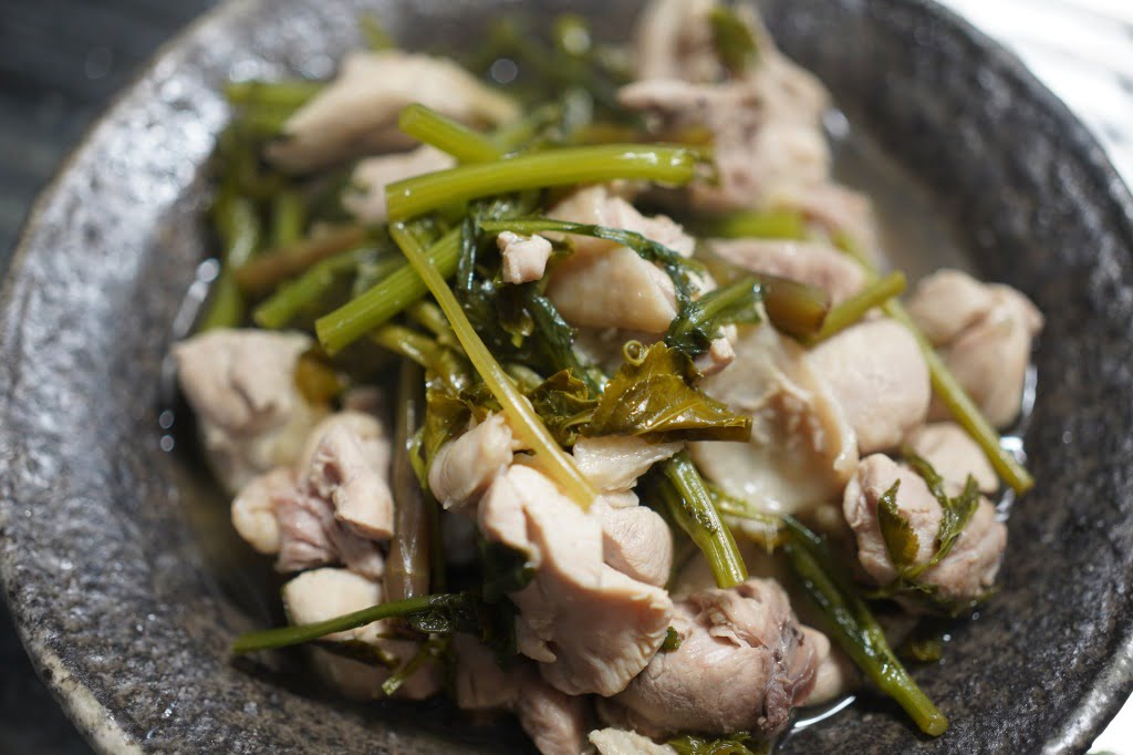 鶏と田ぜり、うごき、春菊の炊いたん