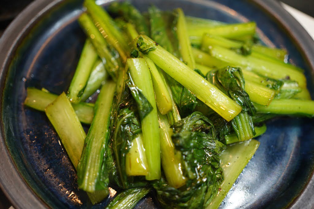 江戸菜の塩炒めごま油がけ