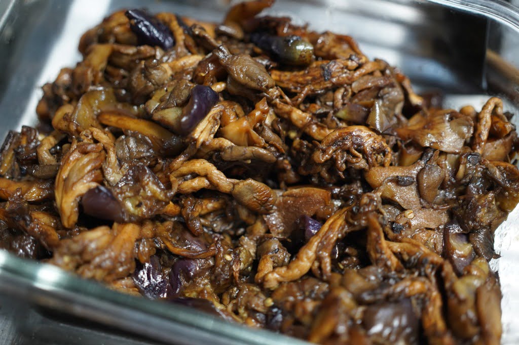 ナスとキノコのバルサミコ酢炒め