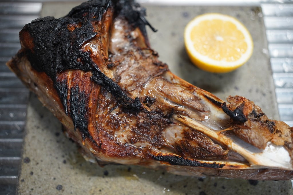 ガスの魚焼きグリルでギリギリ焼けるマグロのかまの塩焼き