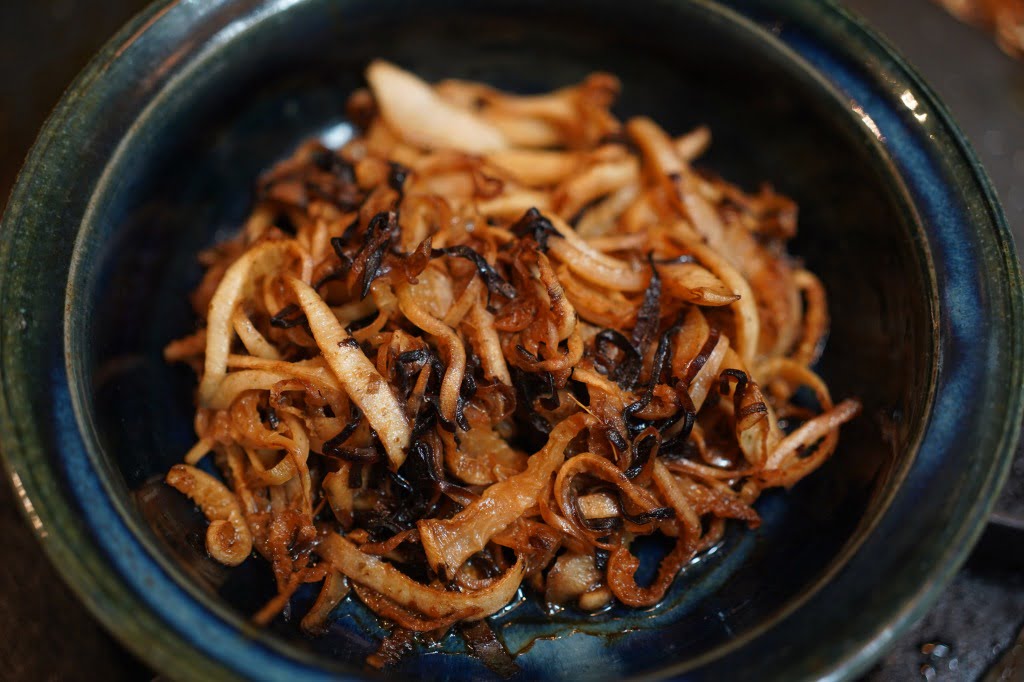 大根の皮と塩昆布のごま油炒め