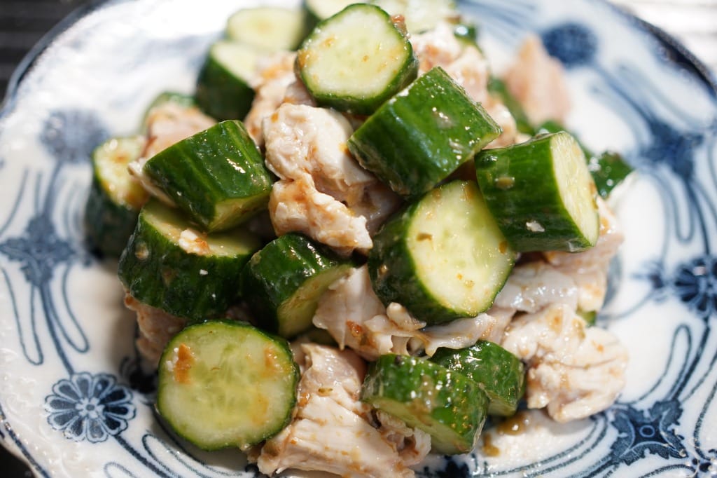 鳥ささみときゅうりの梅肉和え