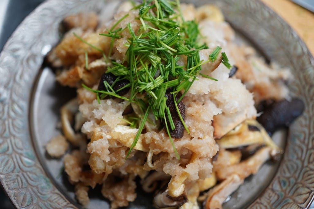 刻み揚げと椎茸のみぞれ和え