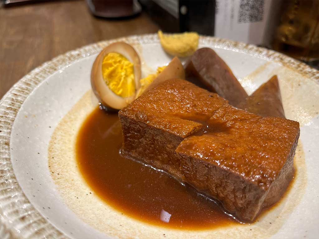 新宿西口・立呑み 焼きとん大黒で軽く飲む。