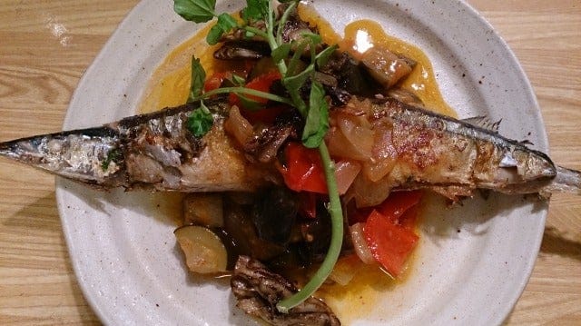 野郎飯流・さんま丸ごとムニエルにラタトゥイユとクレソンを添えた一皿