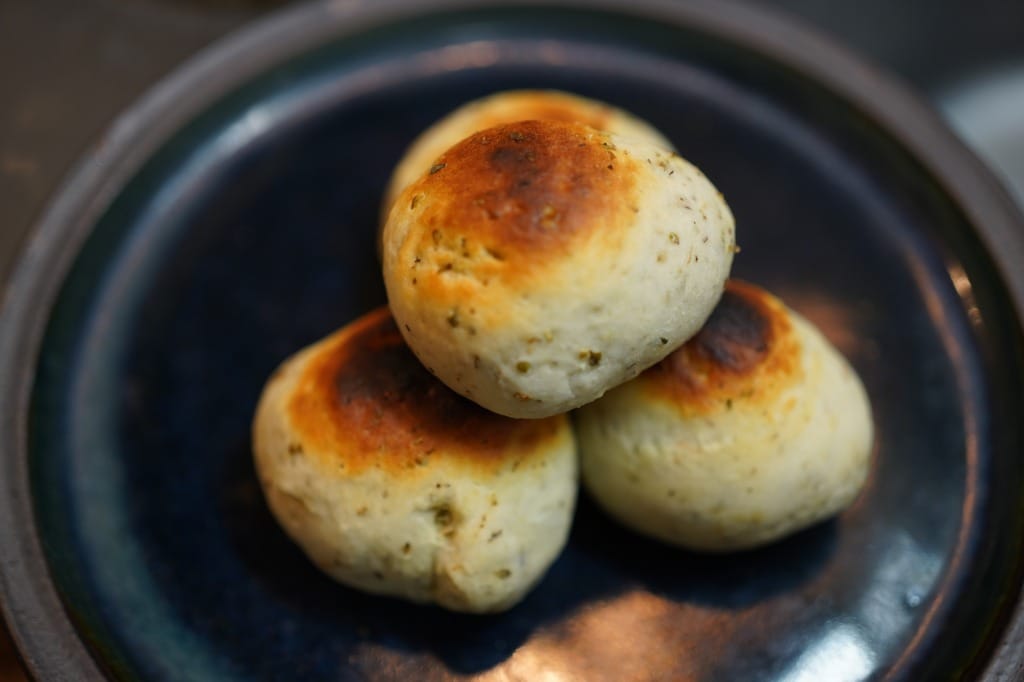 ガスコンロの魚焼きグリルで焼く、フォカッチャ風お食事パン
