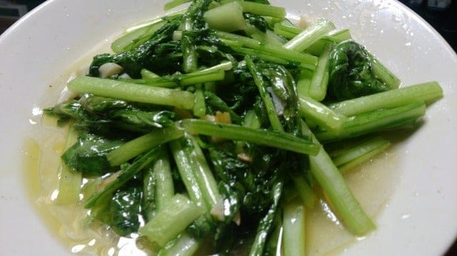 野郎飯流・蕪の葉の塩ニンニク炒め