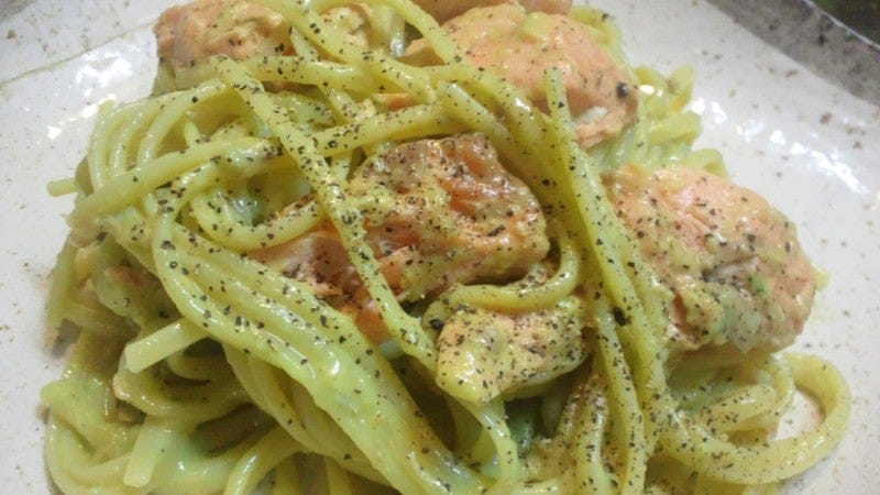 野郎飯流・鮭のアボカドカルボ